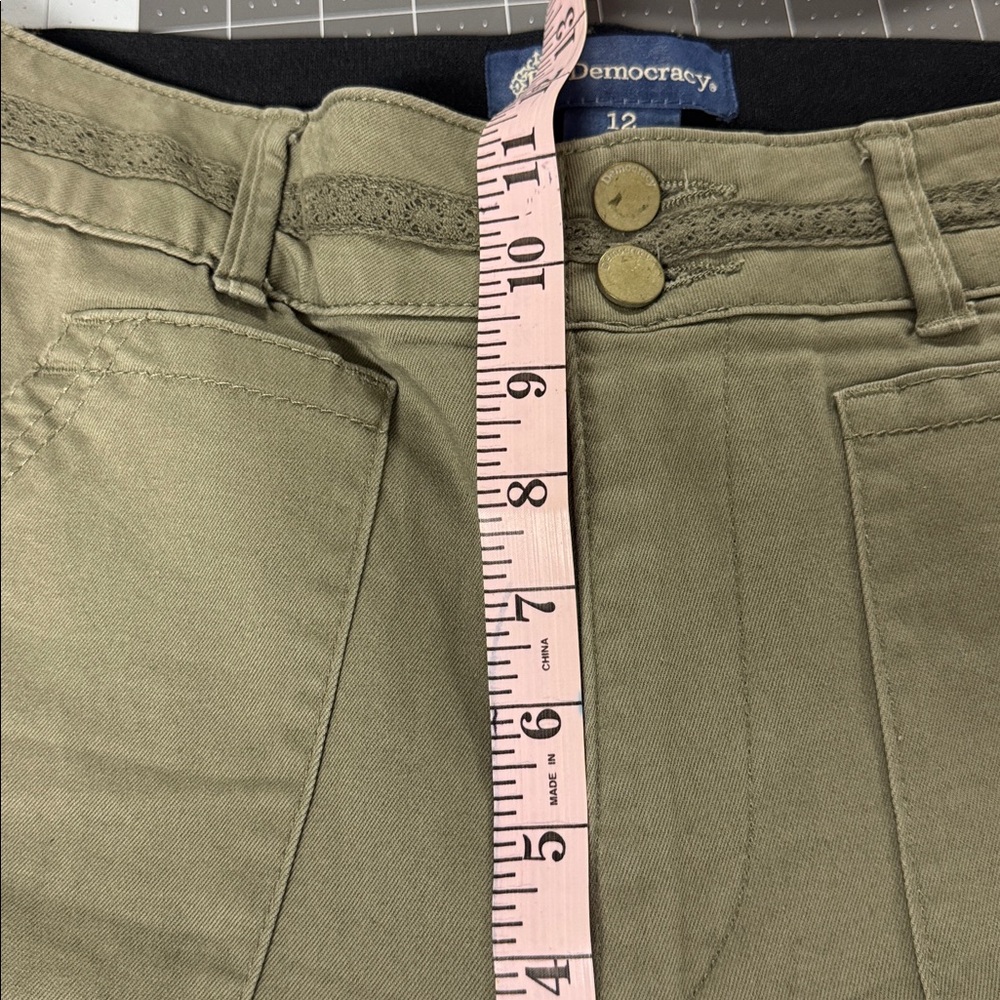 Democracy Olive Cargo Pants - Picture 5 of 7